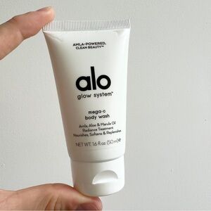 ALO glow system mega-c body wash